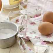 کاربرد تخم مرغ در صنعت شیرینی پزی